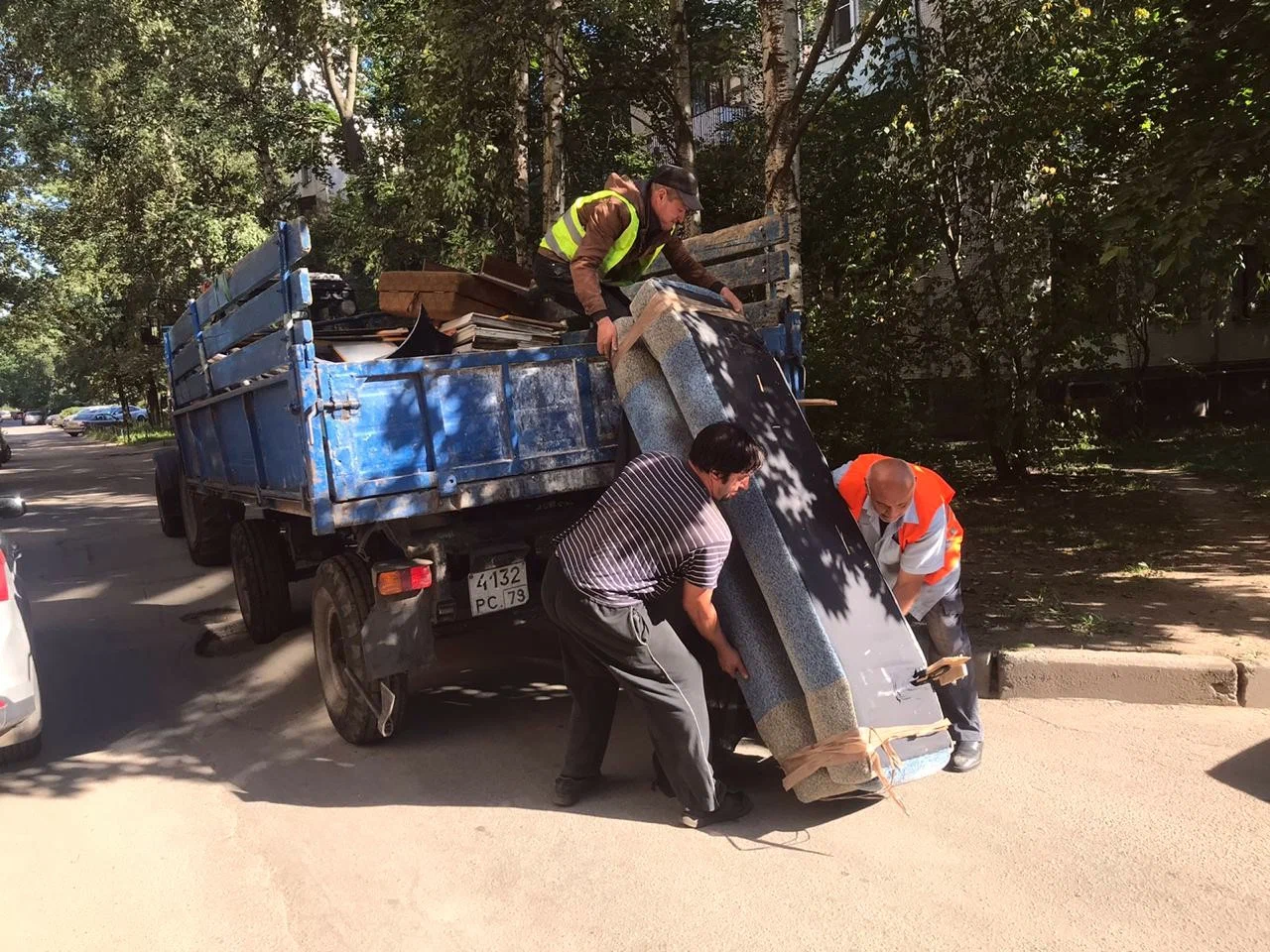 Профессиональный вывоз крупногабаритного мусора в Махачкале в октябре