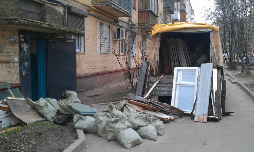 Вывоз мусора после ремонта в Махачкале от ПроМусор — цены от 4660 руб., быстро и недорого
