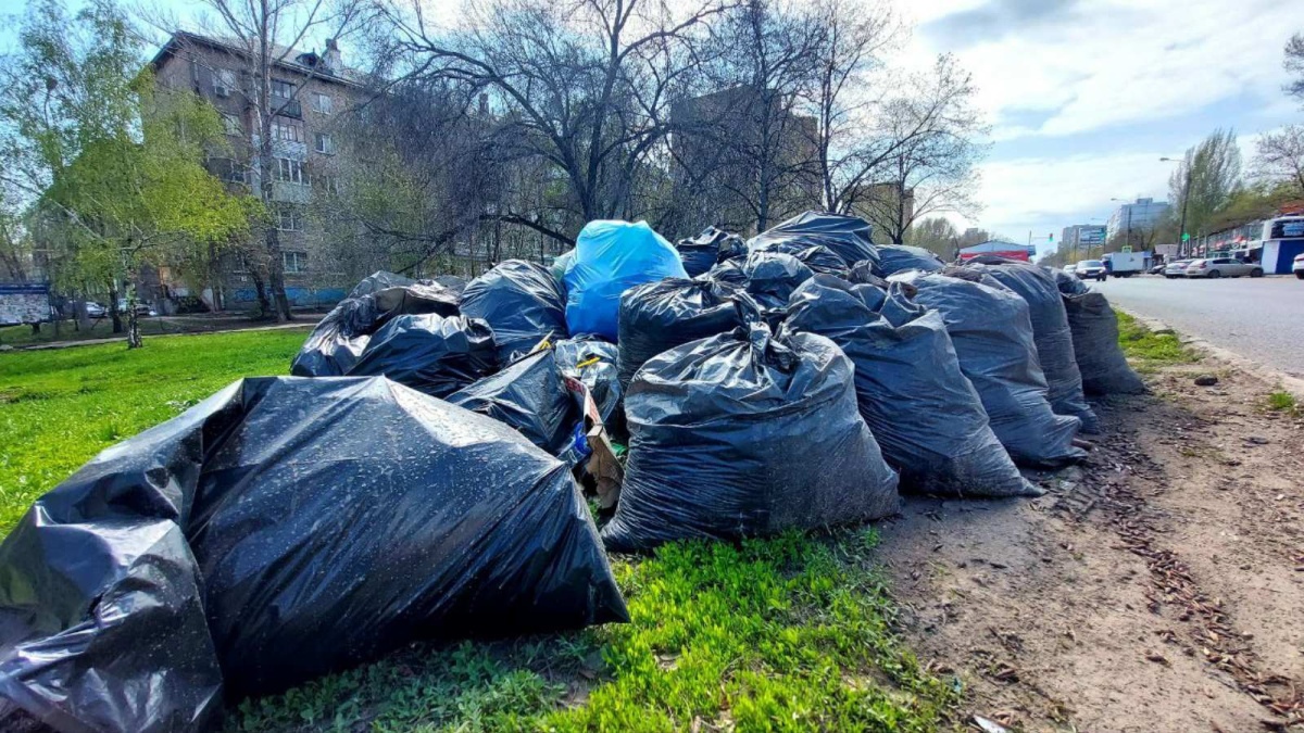 Вывоз и утилизация мусора после субботника в Махачкале в октябре