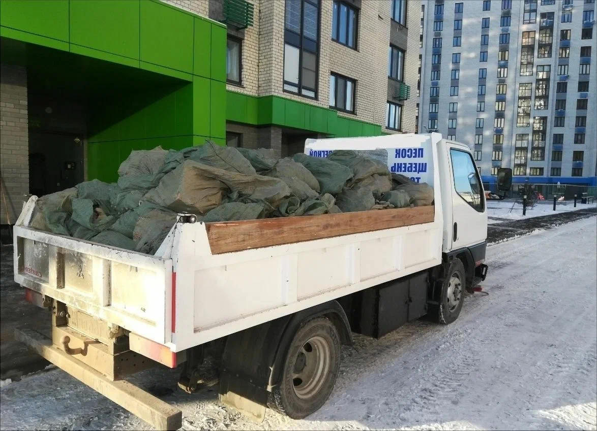 Вывоз мусора грузовым фургоном 3 тонны в Махачкале — цена от 1398 руб., ПроМусор