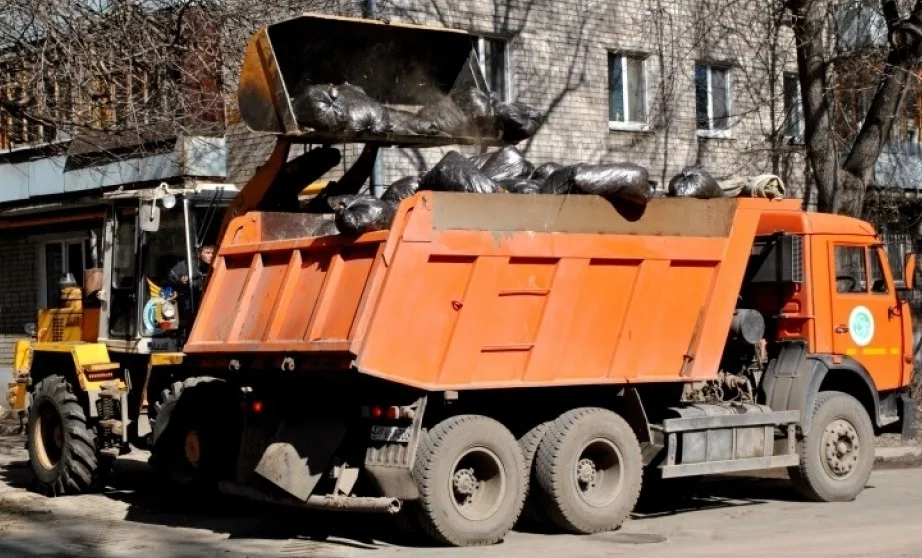 Вывоз мусора грузовым фургоном 5 тонн в Махачкале – ПроМусор, аренда, цена от 1605 руб
