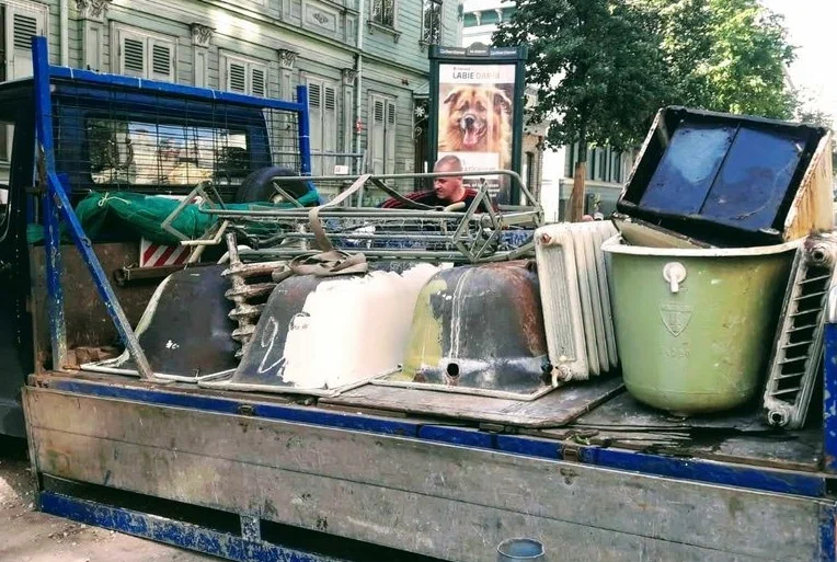 Вывоз старой сантехники в Махачкале от ПроМусор: быстро, недорого от 570 руб., утилизация и грузчики