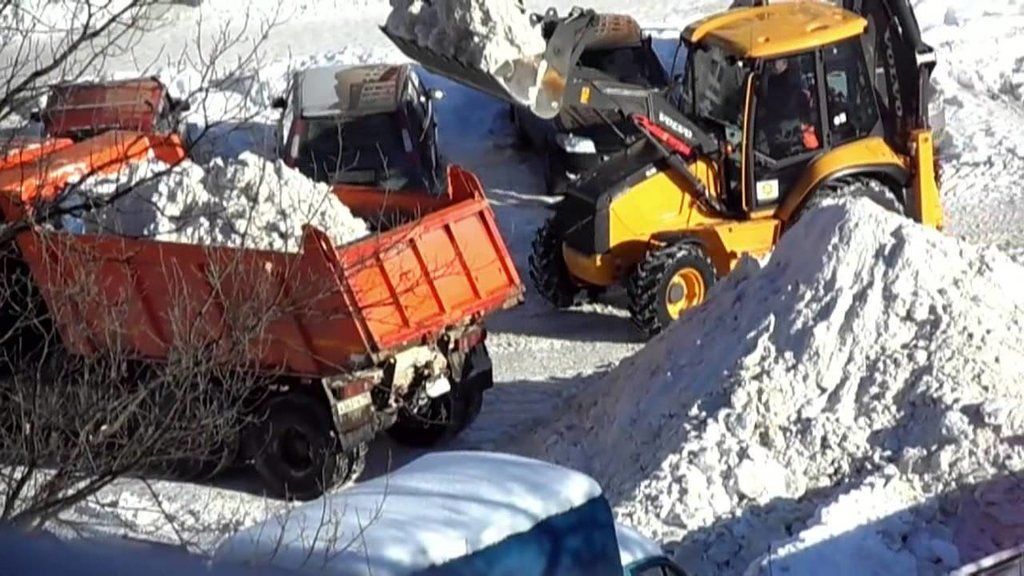 Вывоз снега с погрузкой в Махачкале для организаций и частных лиц в октябре