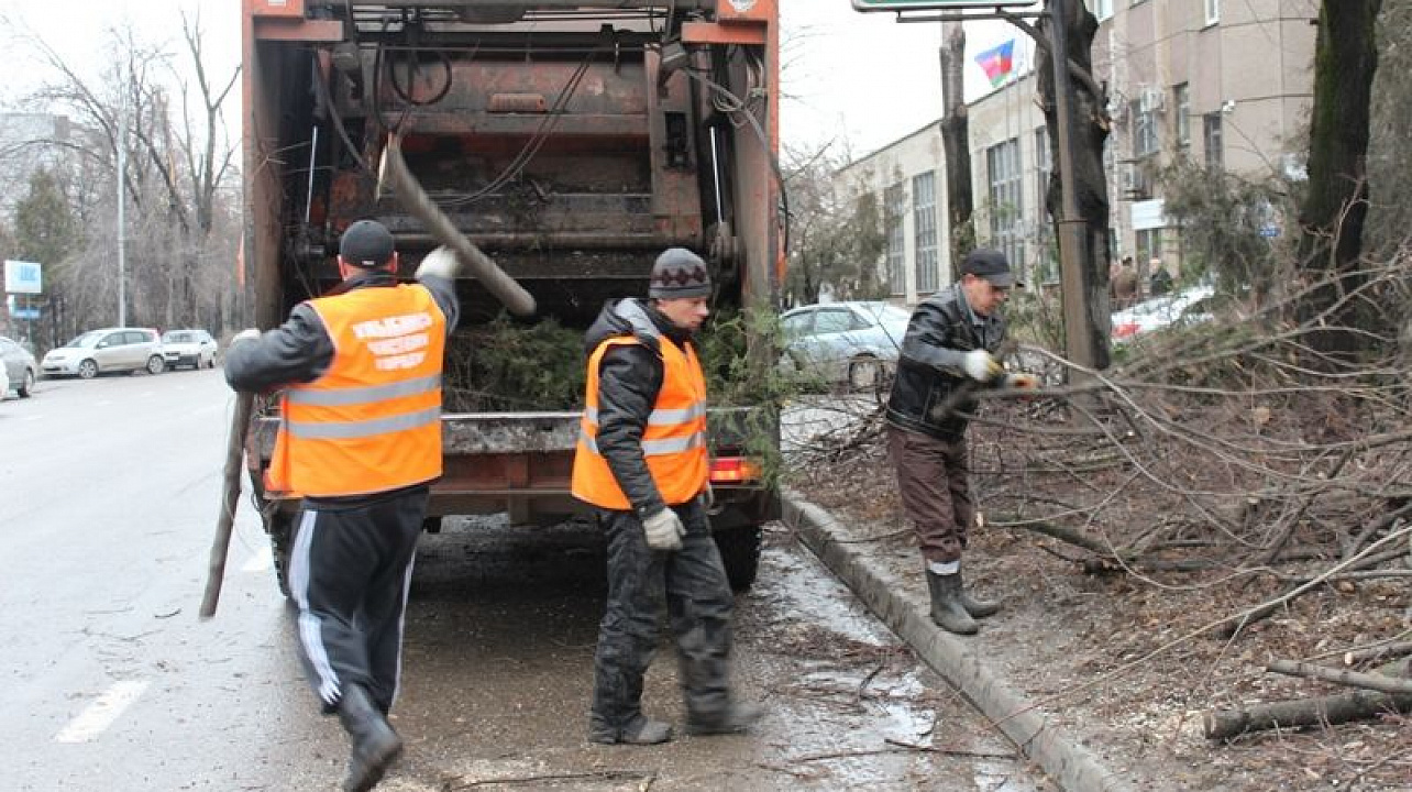 Уборка после стихийного бедствия в Махачкале от 2951 руб