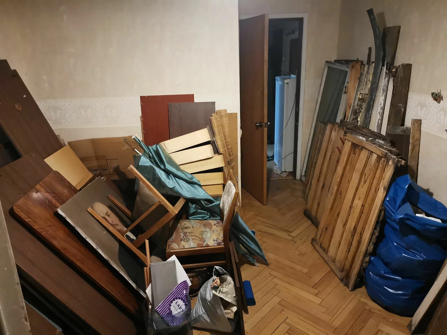 Демонтаж мебели с вывозом и утилизацией в Махачкале в октябре