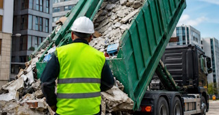 Вывоз строительного мусора в Махачкале: услуги лицензированной компании — ПроМусор